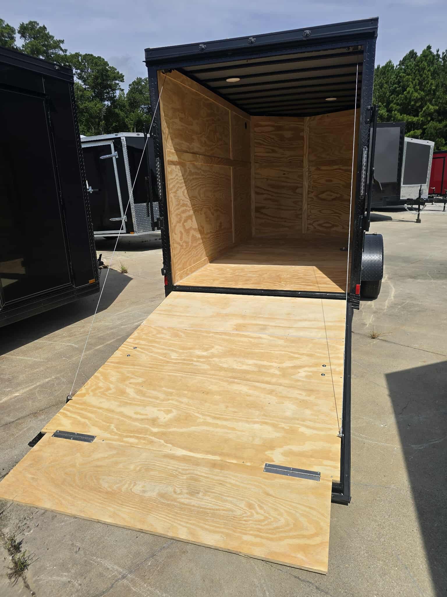 New Enclose 6x12sa Dove Gray Cargo Trailer - Image 4