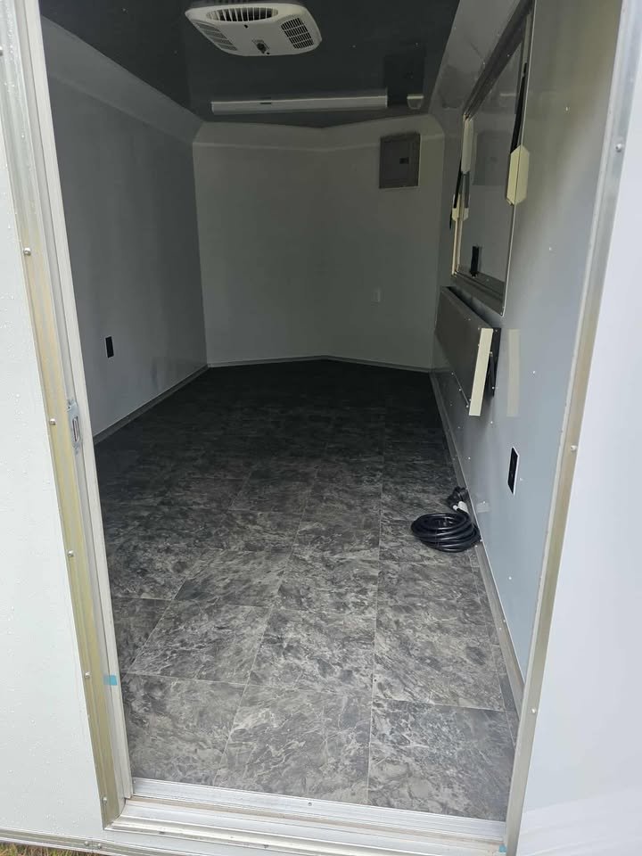 Vending 7x14 White Concession Trailer - Image 6