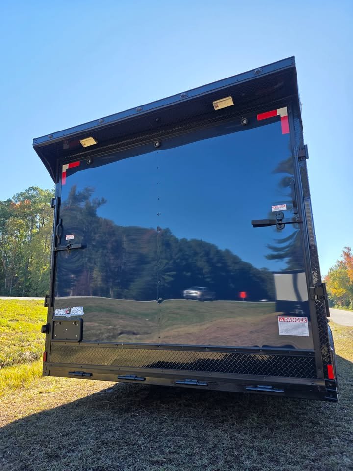 Enclosed 8.5x20 Indigo Blue Cargo/Car Hauler - Image 6