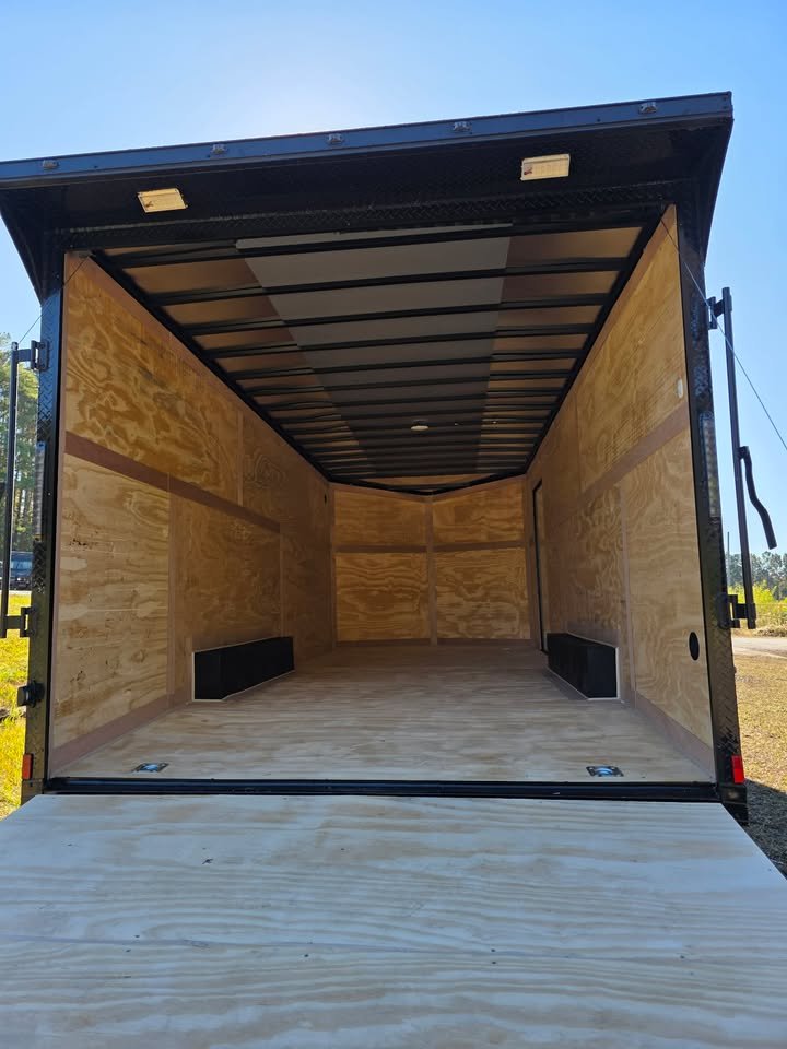 Enclosed 8.5x20 Indigo Blue Cargo/Car Hauler - Image 7