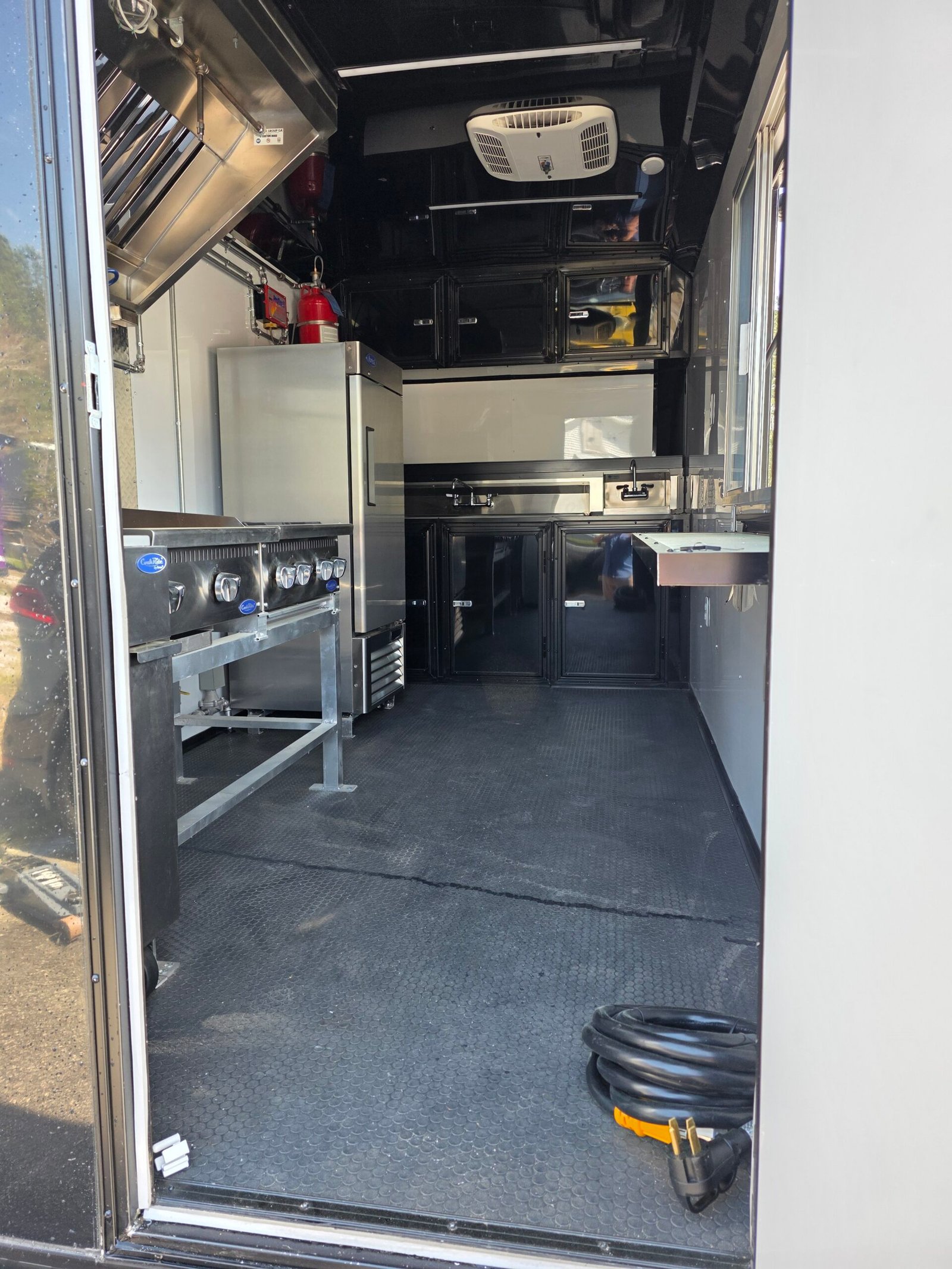 Deluxe 7×14 Concession Trailer – Black | 7