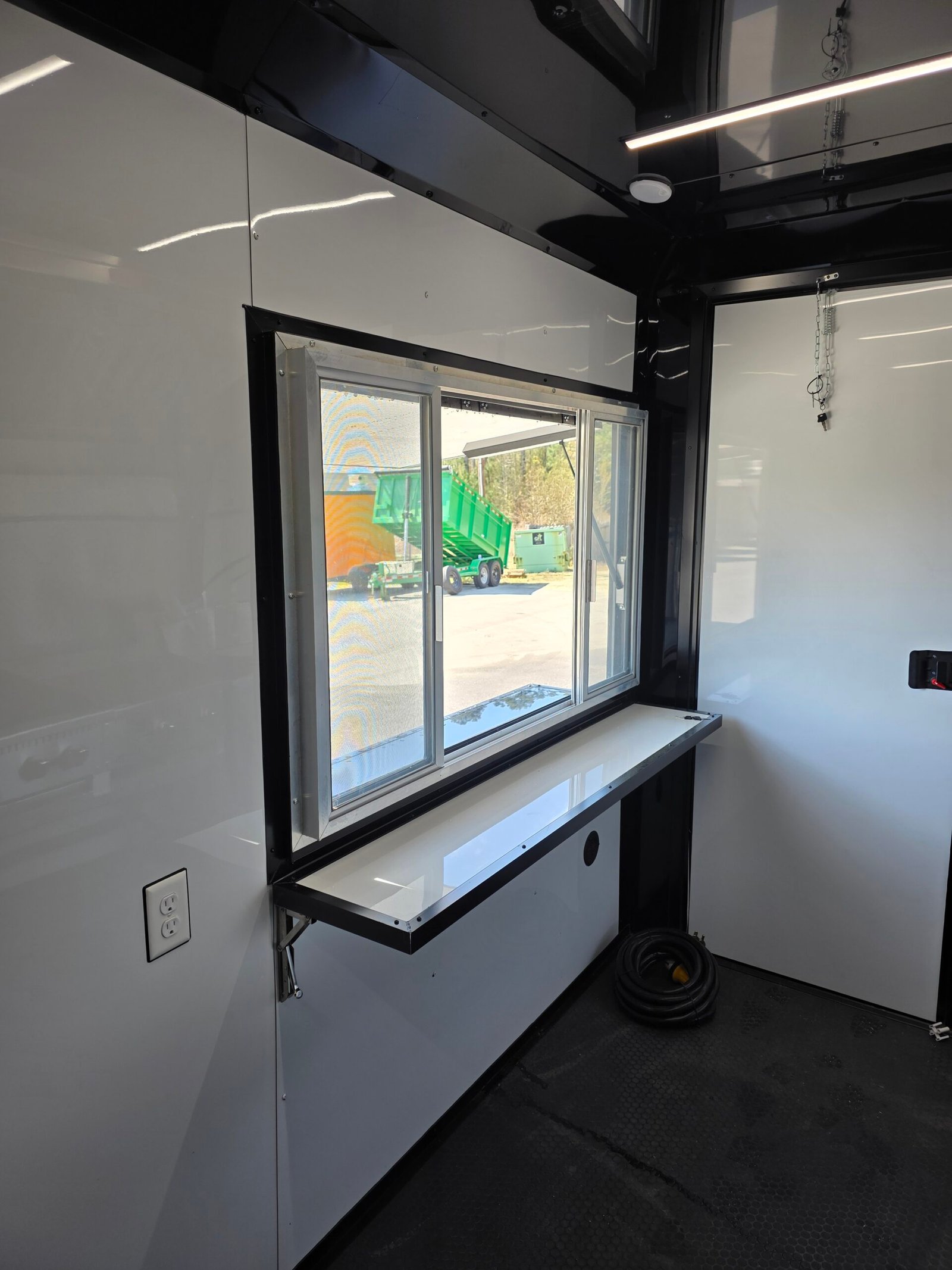 Deluxe 7×14 Concession Trailer – Black | 7