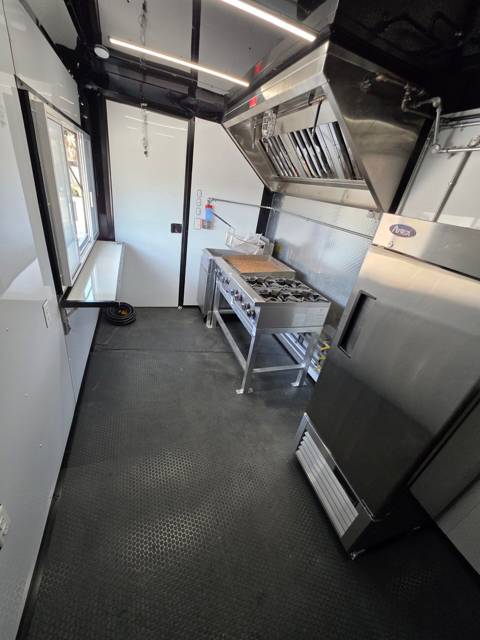 Deluxe 7×14 Concession Trailer – Black | 7