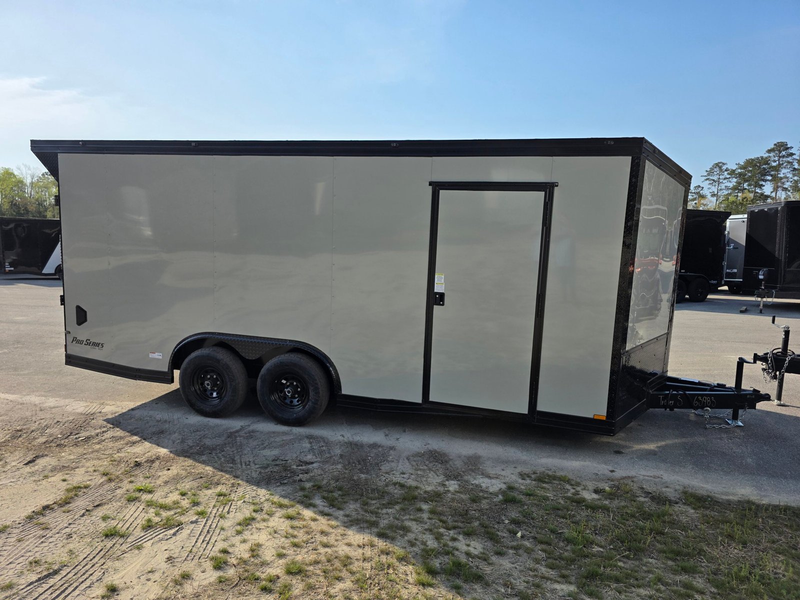 8.5×18 Enclosed Car Hauler for Sale – Dove Gray | 7