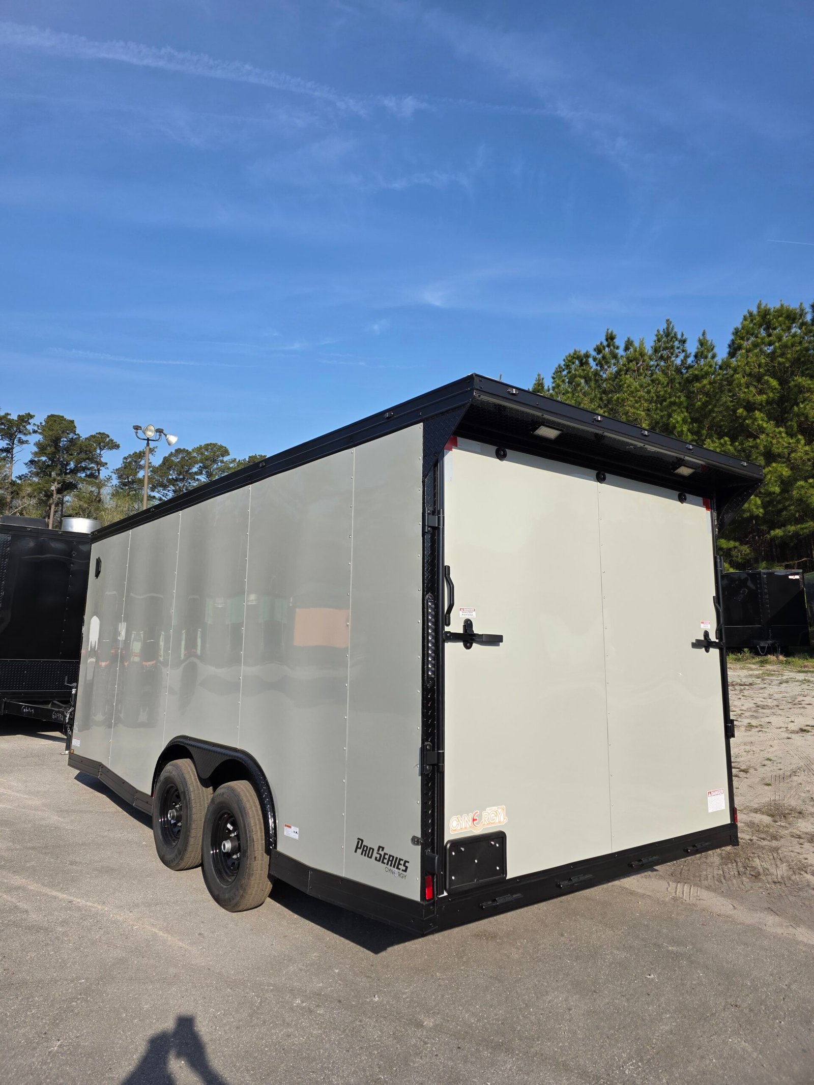8.5×18 Enclosed Car Hauler for Sale – Dove Gray | 7