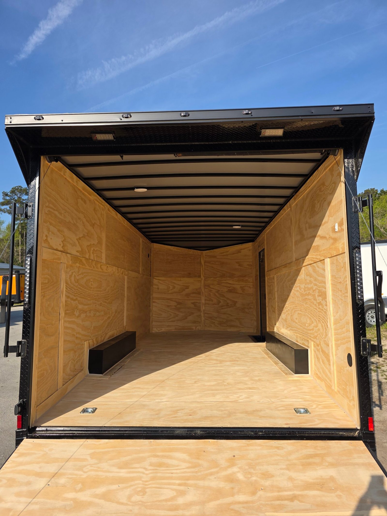 8.5×18 Enclosed Car Hauler for Sale – Dove Gray | 7