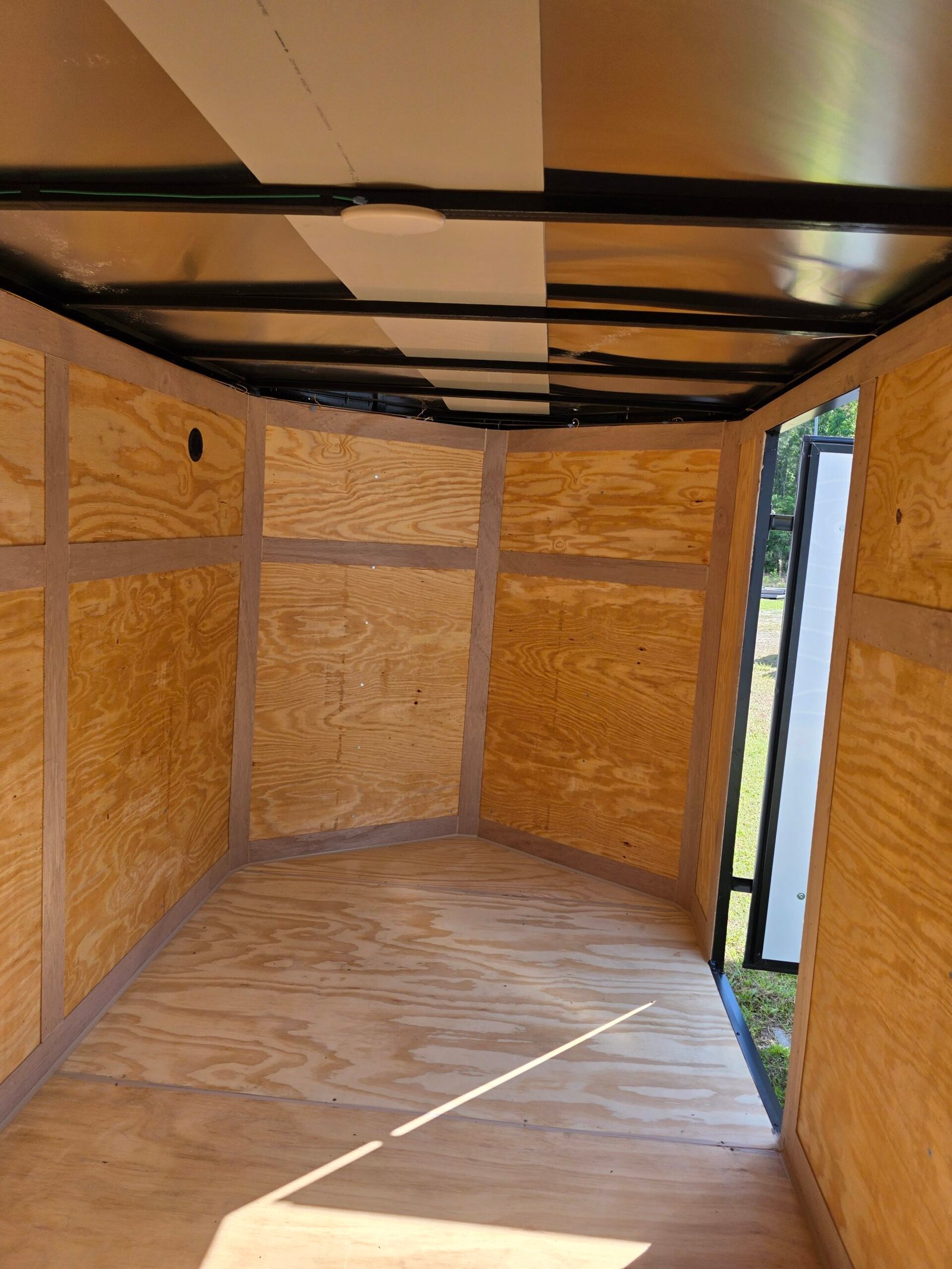 6x12 Enclosed Cargo Trailer – White | 6