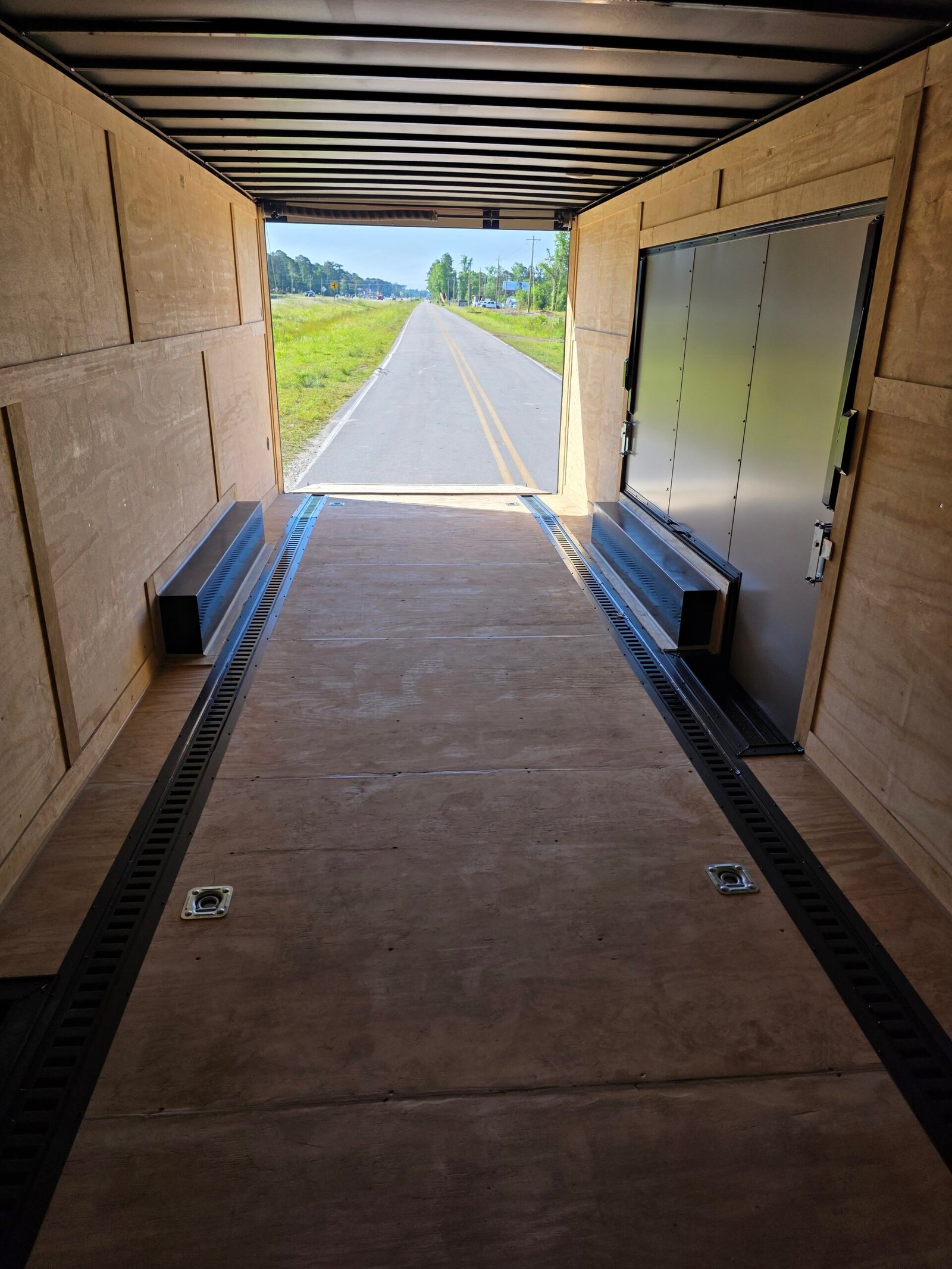 8.5×24 Car Hauler Trailer – Black | Ramp Door | 6