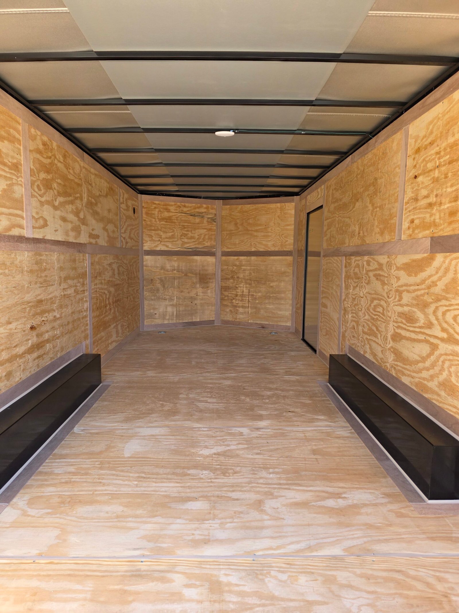 8.5×20 Car Hauler Trailer – White | 7