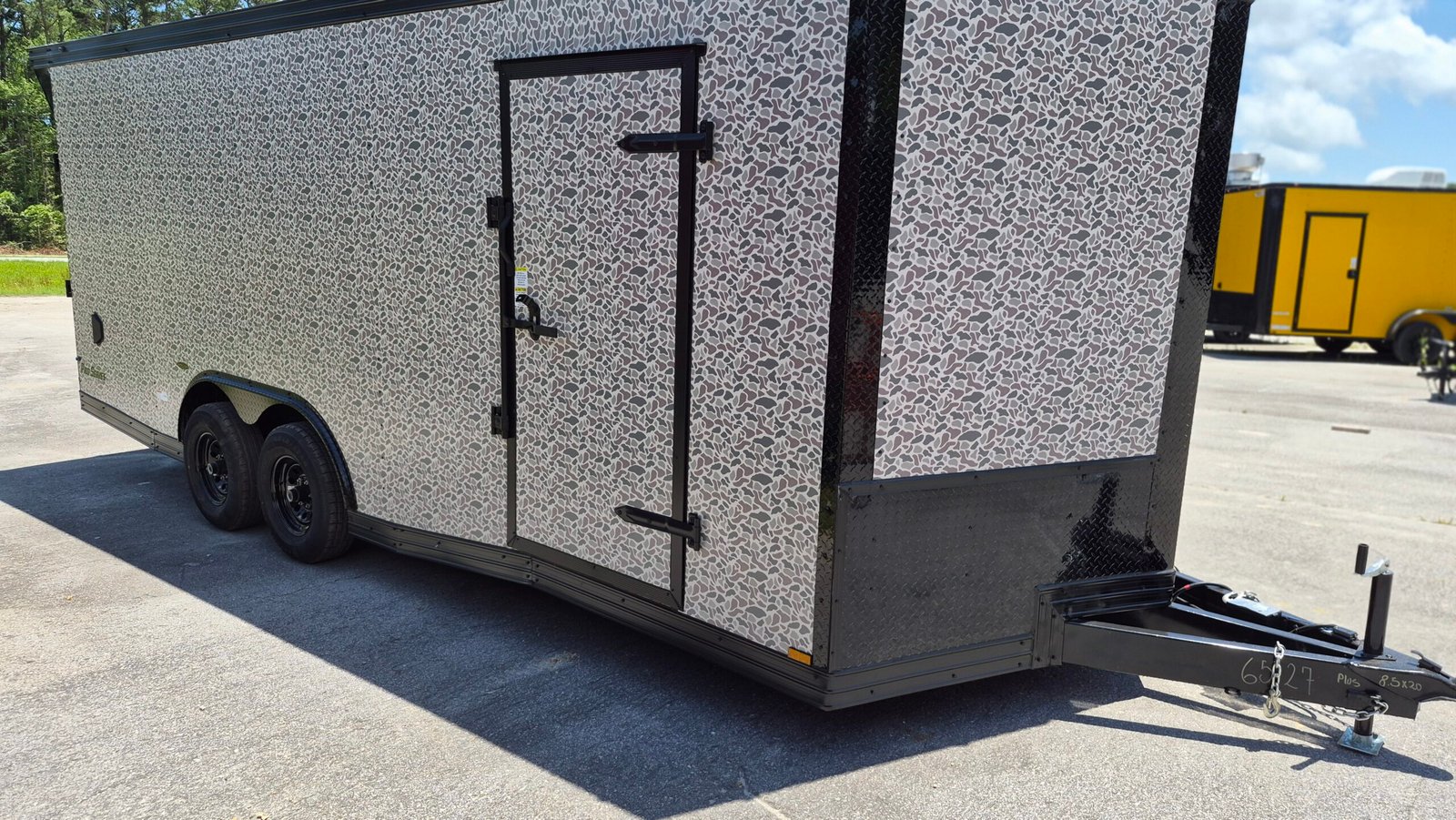 8.5×20 Enclosed Car Hauler for Sale – Camouflage | Extended Tongue | Ramp Door | 7