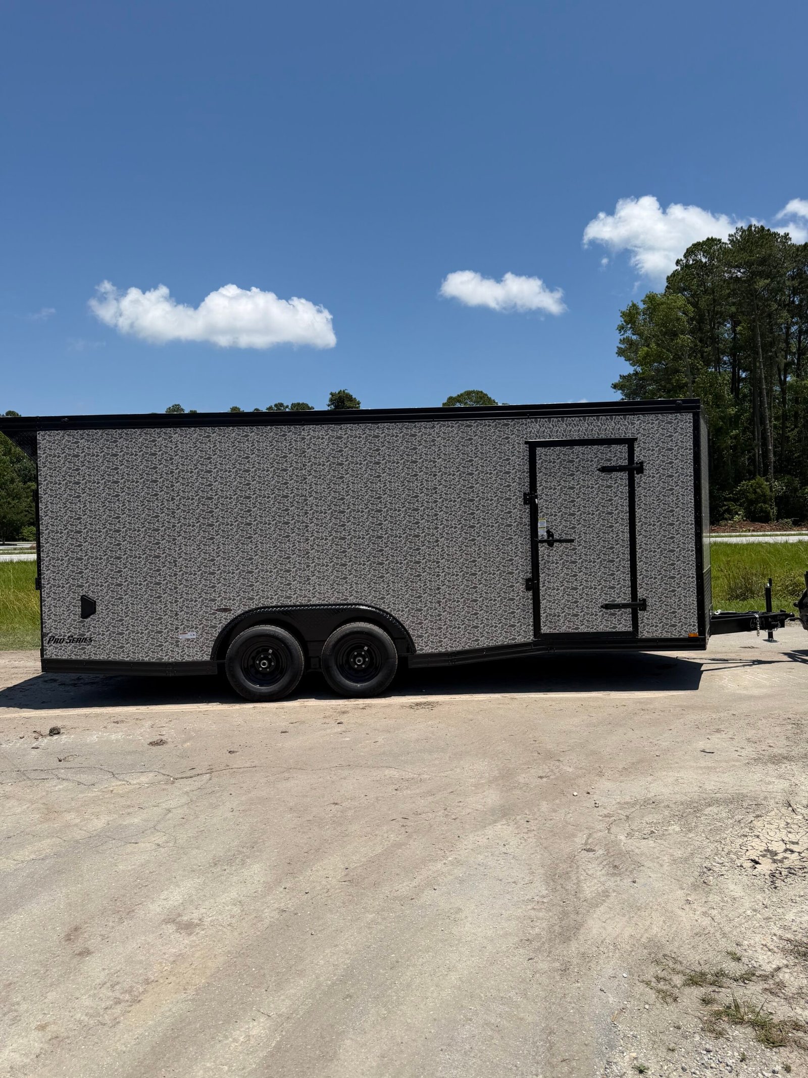 8.5×20 Enclosed Car Hauler for Sale – Camouflage | Extended Tongue | Ramp Door | 7