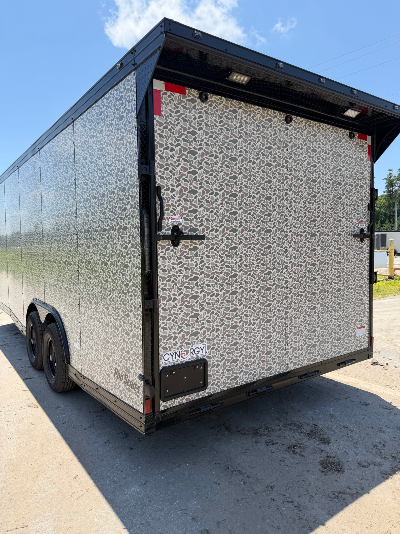 8.5×20 Enclosed Car Hauler for Sale – Camouflage | Extended Tongue | Ramp Door | 7