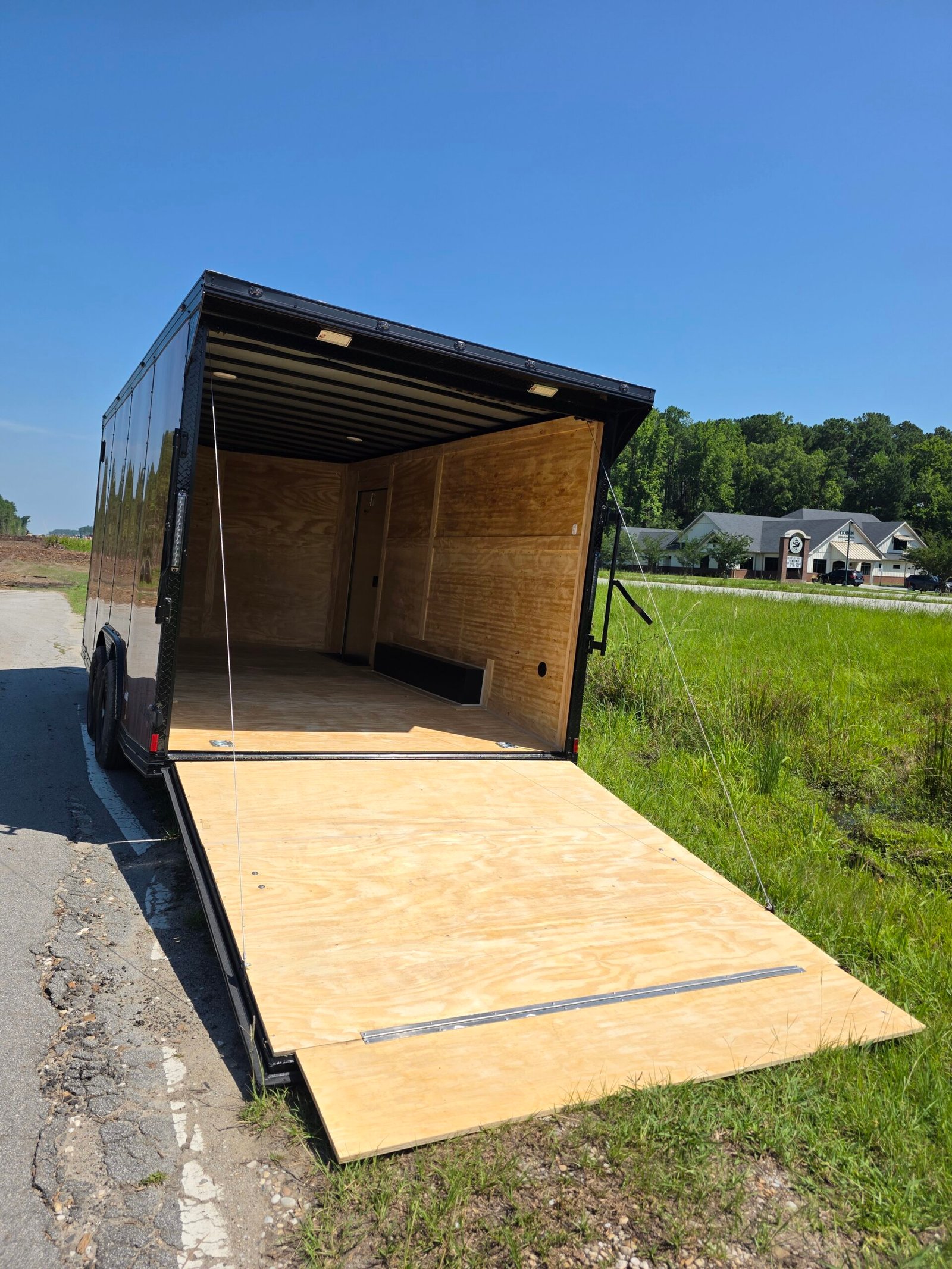 8.5×16 Enclosed Wood Grain Car Hauler for Sale – Ramp Door | 7