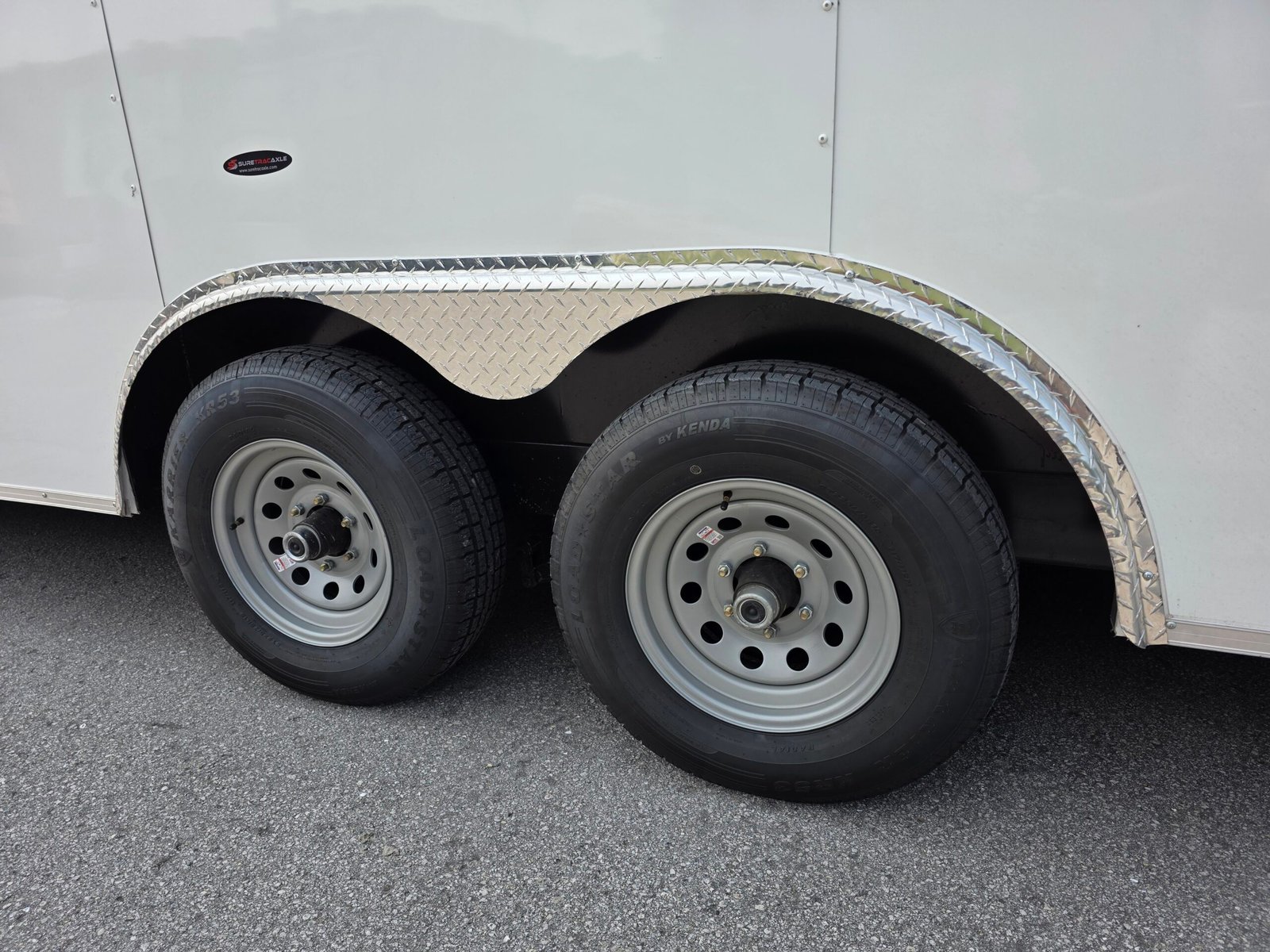 8.5×24 Enclosed Car Hauler for Sale – White | 7