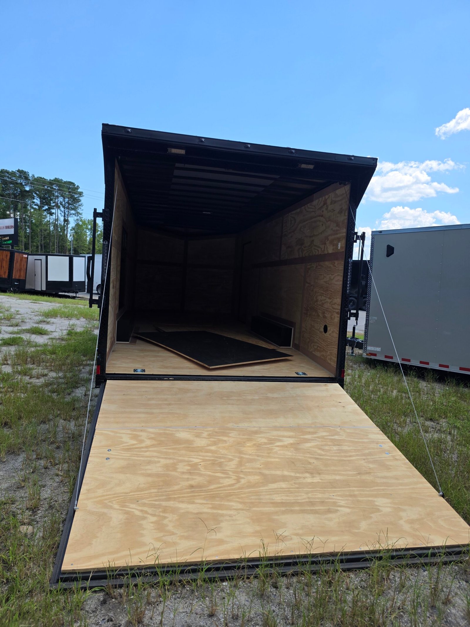 8.5×20 Enclosed Car Hauler for Sale – Black | 7